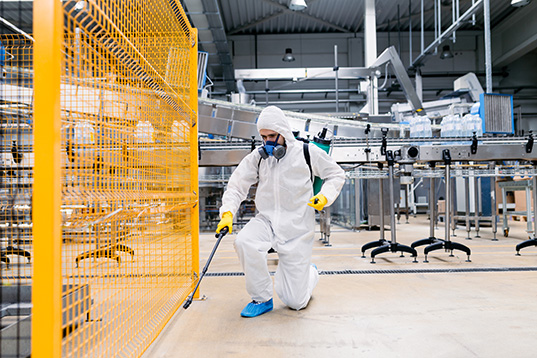 Nous proposons des services de nettoyage professionnels adaptés aux espaces commerciaux, industriels et résidentiels. Notre objectif est de garantir des environnements propres, sains et sécurisés pour vos employés et vos clients. Nous utilisons des techniques modernes et des produits de nettoyage adaptés à chaque type de surface et d’environnement. Nos équipes qualifiées respectent des protocoles stricts afin d’assurer une qualité constante et fiable. Que ce soit pour un entretien régulier, un nettoyage en profondeur ou une désinfection spécialisée, nous adaptons nos prestations à vos besoins spécifiques. L’hygiène est essentielle pour l’image de votre entreprise ainsi que pour le bien-être de vos collaborateurs. Nos services contribuent à améliorer la productivité, à réduire les risques sanitaires et à renforcer votre image professionnelle auprès de vos clients. Nous intervenons avec rigueur, efficacité et discrétion afin de garantir votre satisfaction.