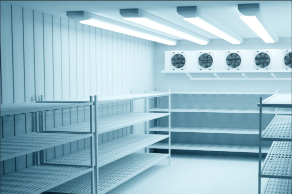 Nous proposons des solutions complètes de réfrigération professionnelle conçues pour garantir la conservation optimale de vos produits dans toutes les conditions. Notre expertise couvre l’installation de chambres froides performantes équipées de systèmes mono-block assurant stabilité, efficacité et fiabilité sur le long terme. Que ce soit pour de petites unités commerciales ou de grandes installations industrielles, nous adaptons chaque projet aux besoins spécifiques de votre activité. L’efficacité énergétique est au cœur de nos solutions afin de réduire vos coûts d’exploitation tout en maintenant des performances de refroidissement optimales. Nous veillons également au respect strict des normes d’hygiène et de sécurité en vigueur dans le secteur. En plus de l’installation, nous proposons des services de maintenance et d’assistance technique pour assurer un fonctionnement continu et limiter les interruptions. Nos solutions s’adressent aux commerces, restaurants, hôtels et entreprises de distribution alimentaire. Elles permettent d’améliorer la chaîne du froid, de prolonger la durée de conservation des produits et d’assurer la qualité des marchandises jusqu’au client final.