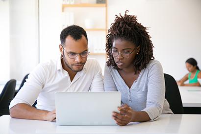 Nous accompagnons les entreprises dans la digitalisation et l’optimisation de leurs opérations grâce à la plateforme Odoo. Notre service comprend l’installation, la configuration, la personnalisation et la formation des utilisateurs afin d’assurer une transition fluide vers un système de gestion intégré. Grâce à Odoo, vous pouvez centraliser vos activités telles que les ventes, la gestion des stocks, la facturation et la comptabilité dans une seule interface. Cela permet de réduire les tâches manuelles, d’éviter les erreurs et d’améliorer la prise de décision grâce à des données en temps réel. Nous adaptons la solution à votre secteur d’activité pour garantir une efficacité maximale. De plus, nous assurons un accompagnement complet pour que vos équipes puissent rapidement maîtriser l’outil. Notre objectif est d’améliorer votre productivité, de réduire vos coûts opérationnels et d’optimiser la performance globale de votre entreprise.